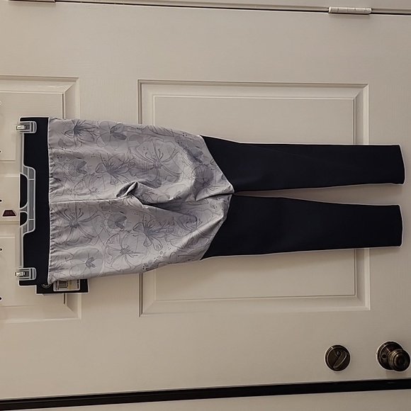 Under Armour Women's UA Unstoppable Ribbed Blue Floral Leggings NWT - Picture 8 of 11